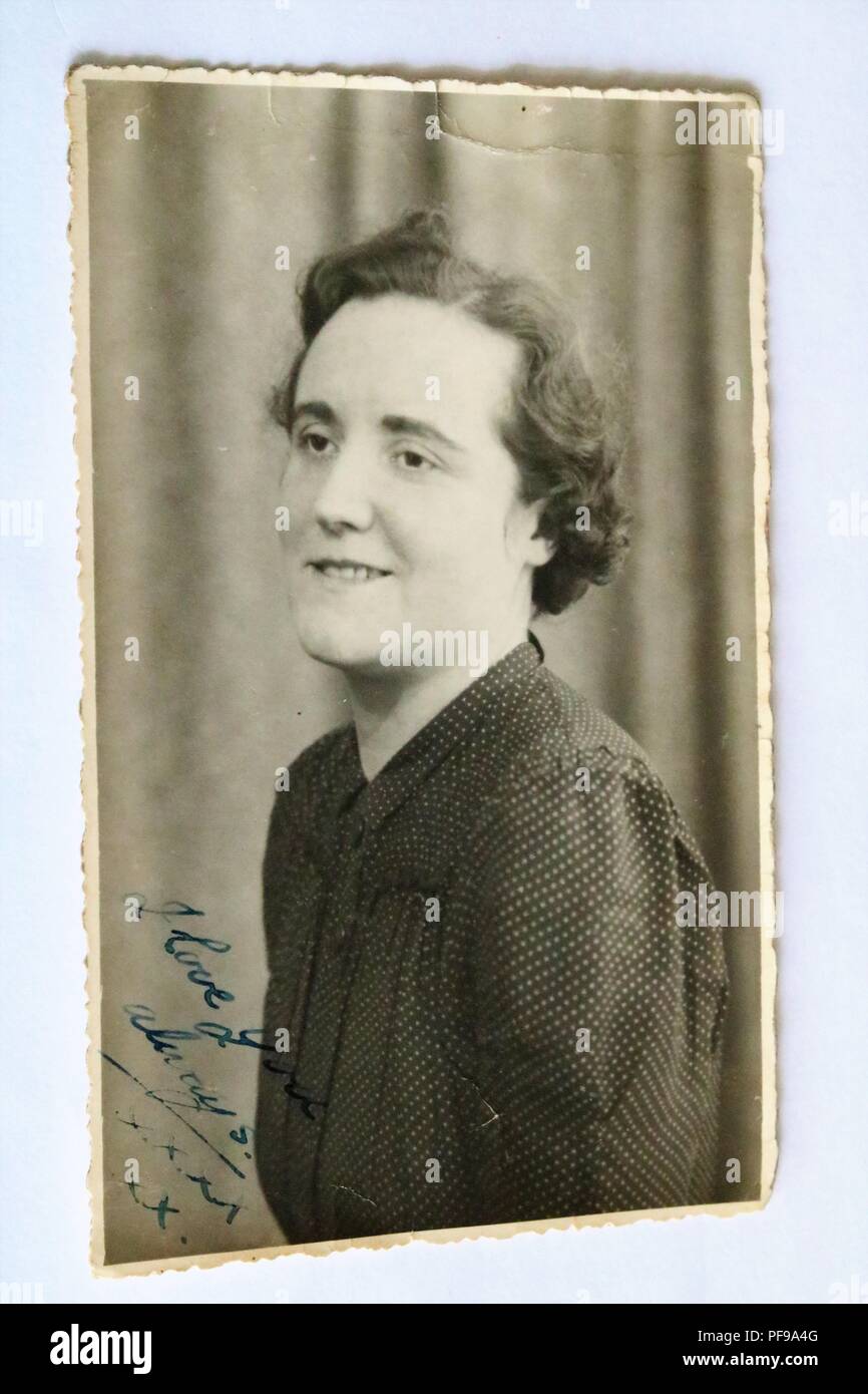 Social History - Black and white old photograph showing a a portrait of women - 1940s with loving message written in ink on front 'I Love You Always' Stock Photo