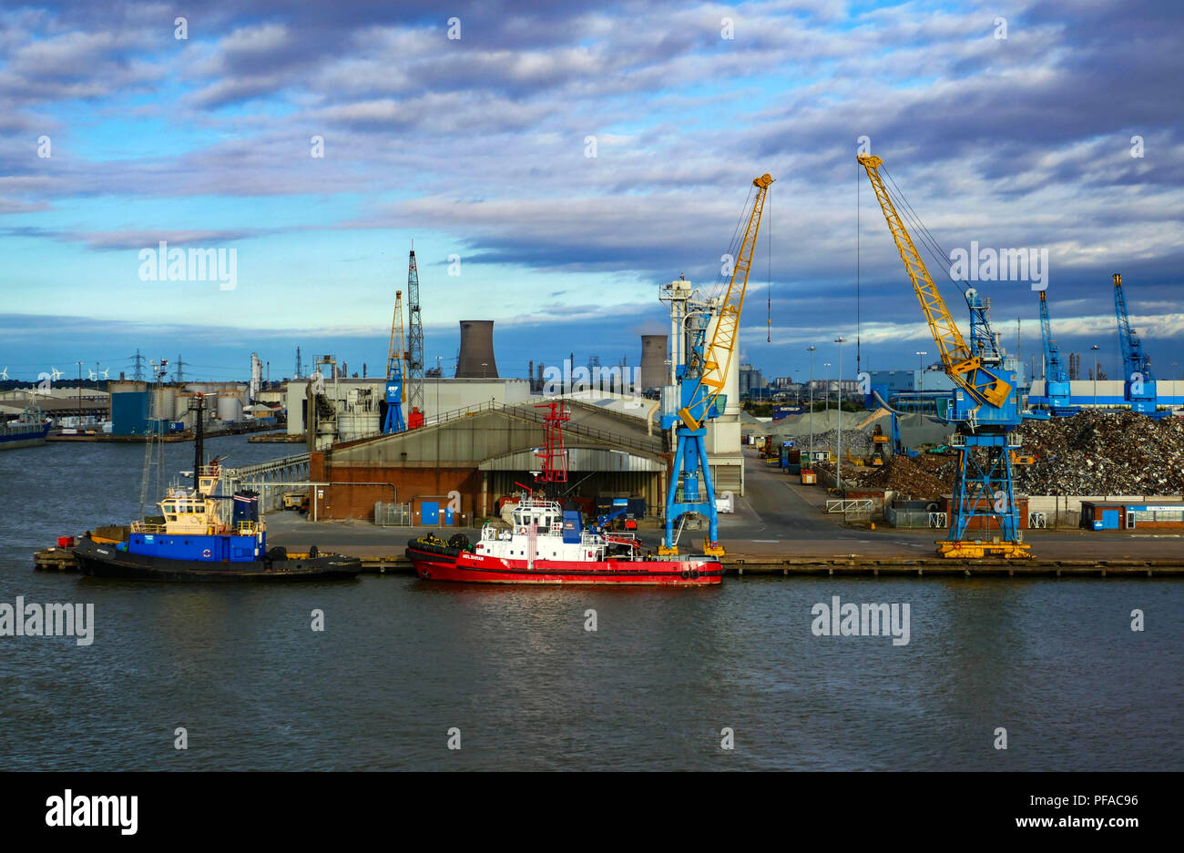 King dock hull hires stock photography and images Alamy
