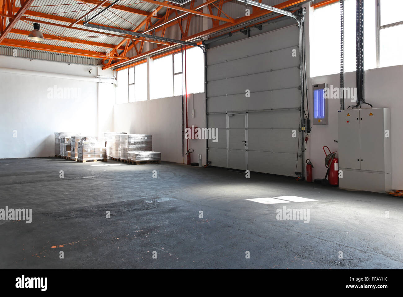 Industrial garage hires stock photography and images Alamy