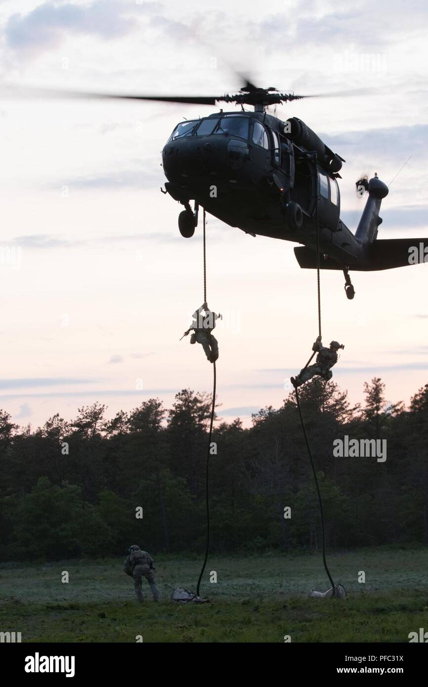 Uh 60 Fast Roping Vector BOURNE, Mass. – Soldiers from the 20th Special Forces Group ...