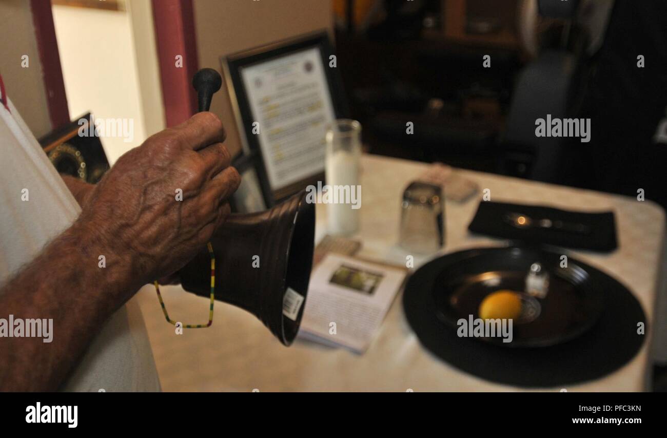 Pow mia table hi-res stock photography and images - Alamy