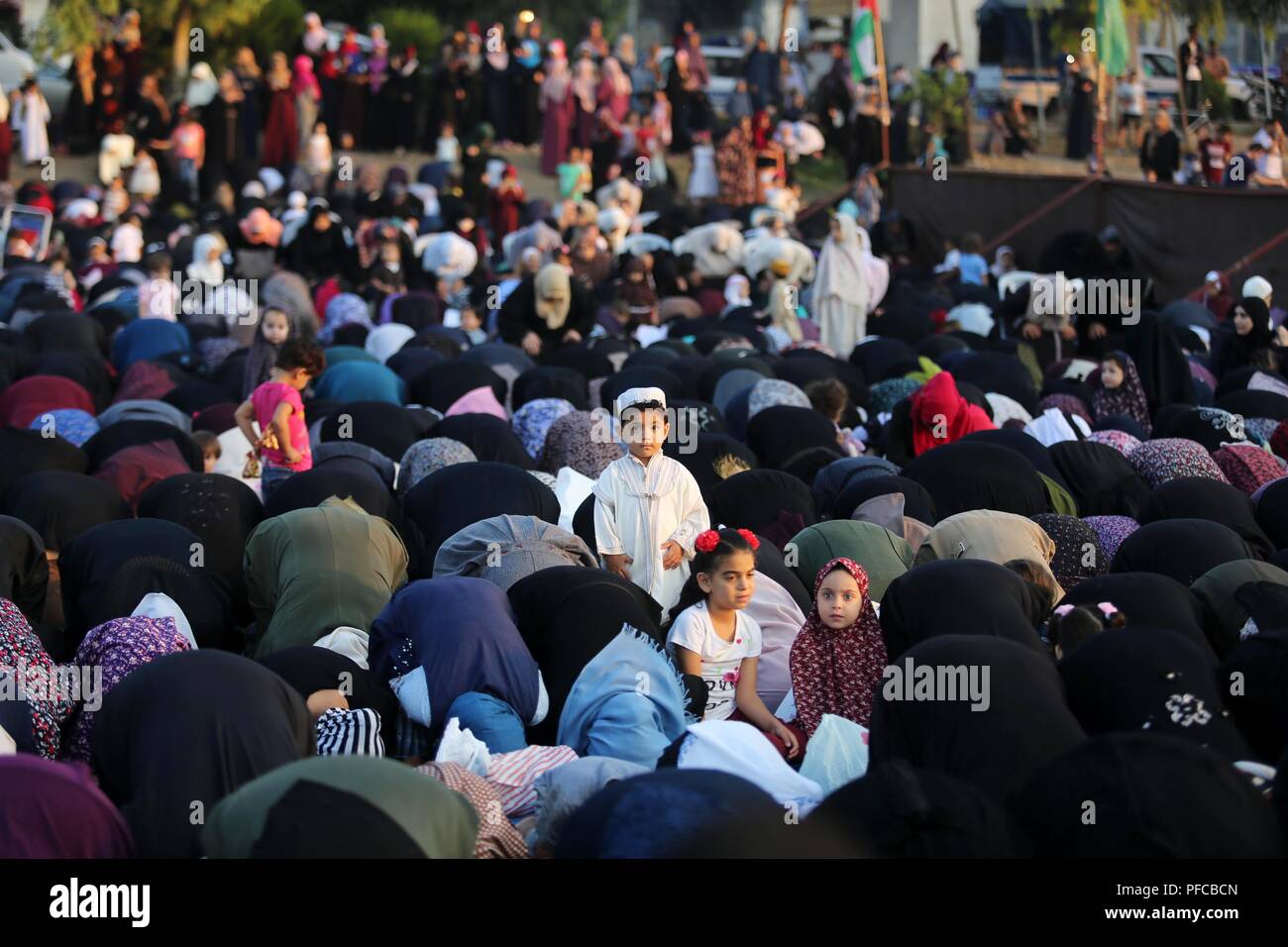 Muslims In Gaza Gaza City, Gaza Strip, Palestinian Territory. 21st Aug, 2018 ...