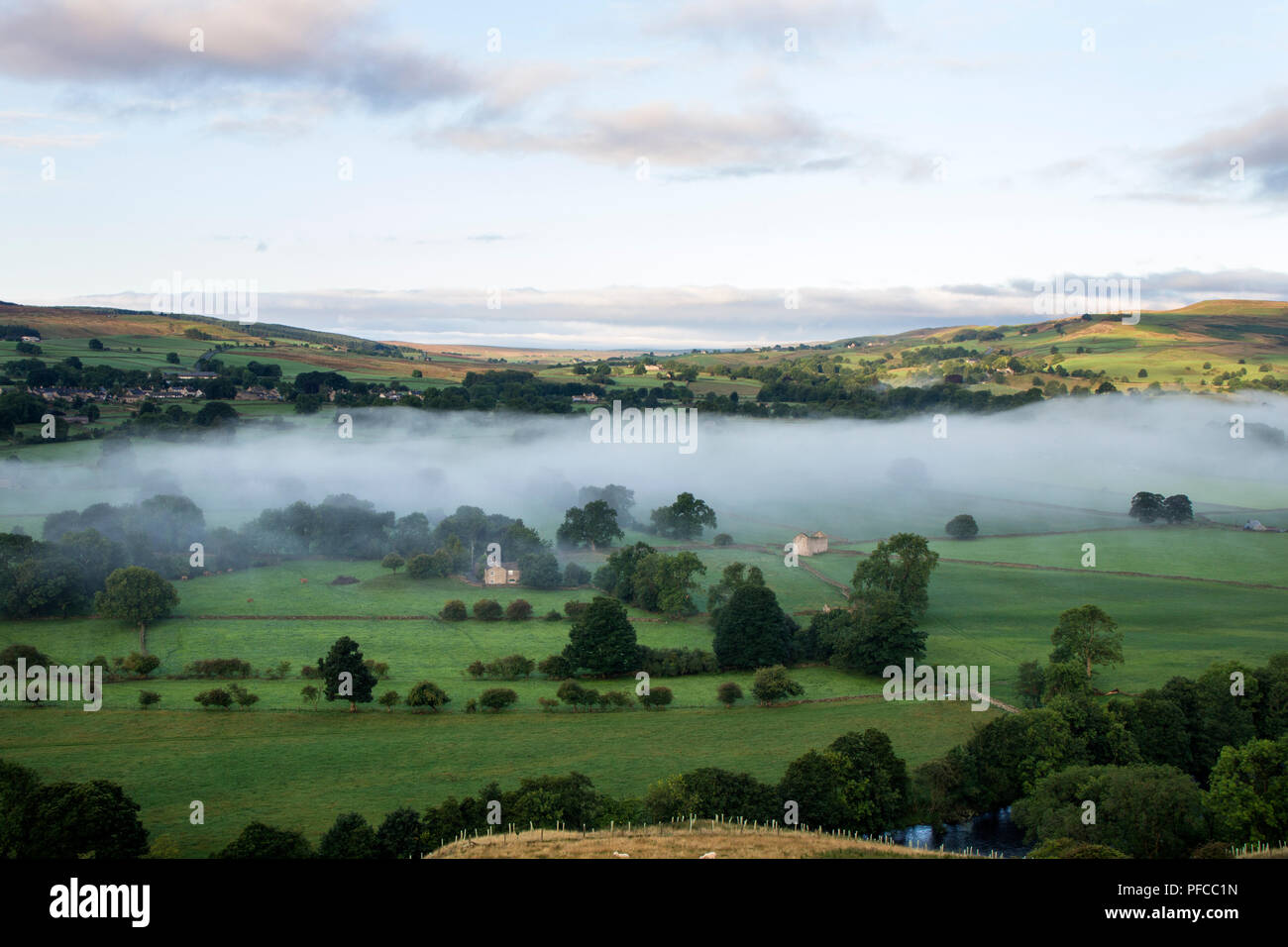 Middleton-in-Teesdale, County Durham, UK.  Tuesday 21st August 2018.  UK Weather.  It was a misty start to the day in the North Pennines near Middleton-in-Teesdale. The forecast is for the mist to clear with sunny spells developing by afternoon. Credit: David Forster/Alamy Live News Stock Photo
