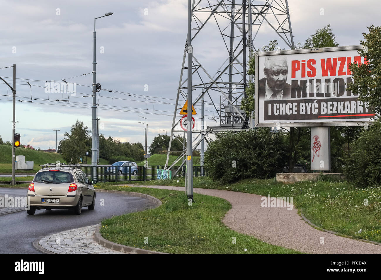 Gdansk, Poland 20th Aug. 2018 Billboard with Jaroslaw Kaczynski face and slogan ' PiS (Law and Justice) took millions, and want to be unpunished ' is seen. Posters financed by the opposition parties displayed across the country refer to giant financial benefits of people connected with the government. Local elections in Poland are scheduled for October 21st. 2018 © Vadim Pacajev / Alamy Live News Stock Photo