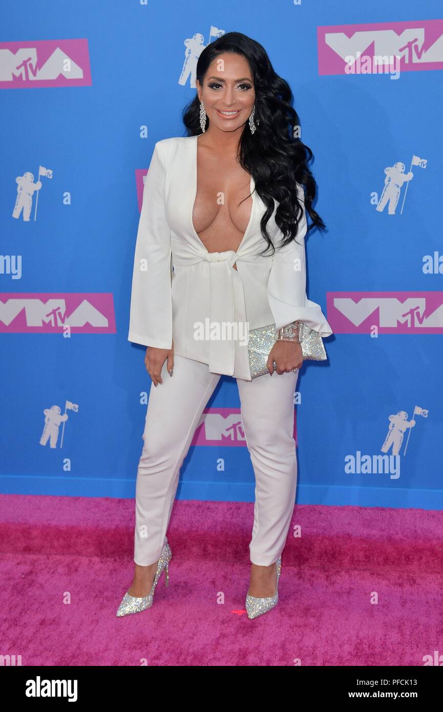 New York, NY, USA. 20th Aug, 2018. at arrivals for 2018 MTV VMAs - Arrivals Part 5, Radio City Music Hall, New York, NY August 20, 2018. Credit: Kristin Callahan/Everett Collection/Alamy Live News Stock Photo