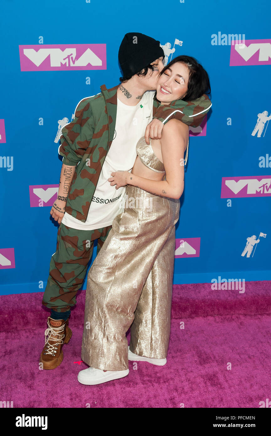 New York, New York, USA. 20th Aug, 2018. LIL XAN, NOAH CYRUS (right) at the 2018 MTV Video Music Awards at Radio City Music Hall. Credit: Mario Santoro/AdMedia/ZUMA Wire/Alamy Live News Stock Photo