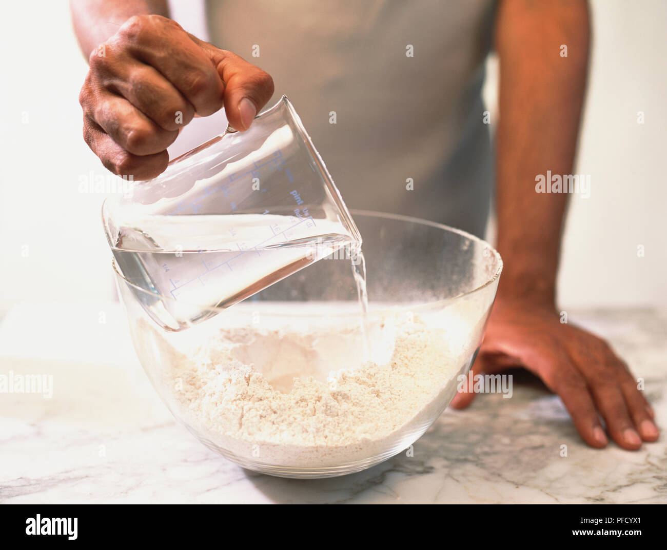 Water in mixing bowl hires stock photography and images Alamy