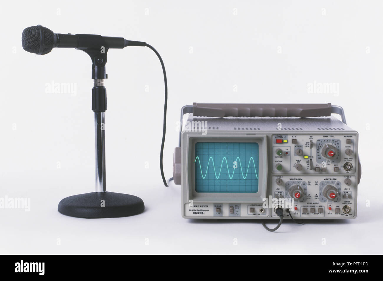 Microphone connected to Oscilloscope Stock Photo Alamy