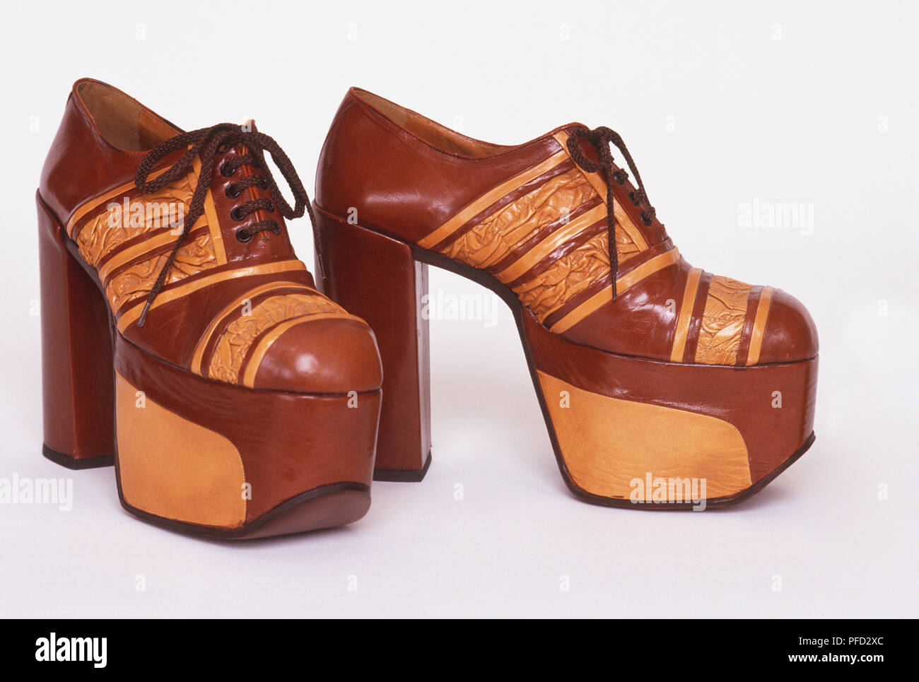 Platform shoes 1970s hi-res stock photography and images - Alamy