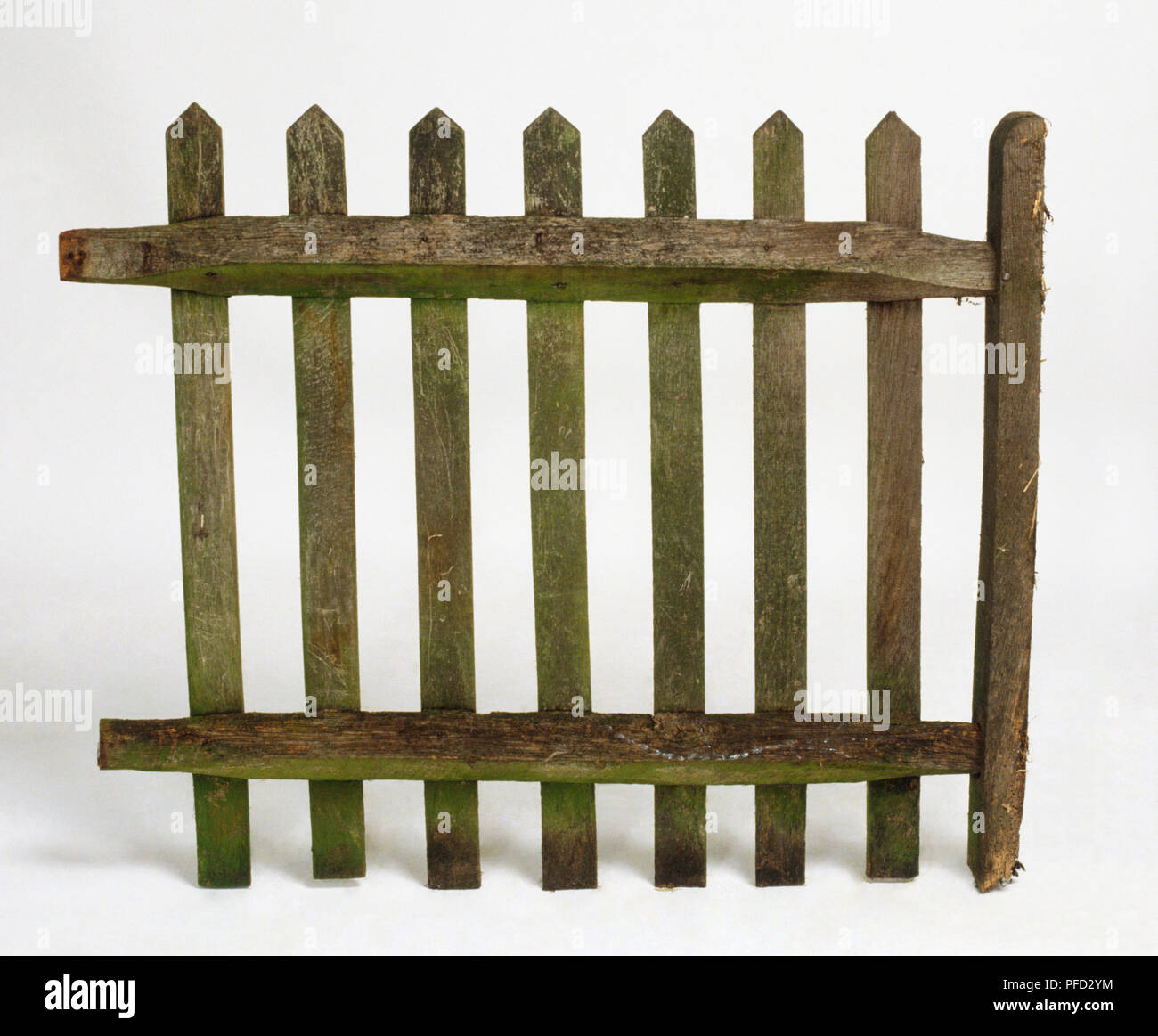 Wooden fence cut out hi-res stock photography and images - Alamy