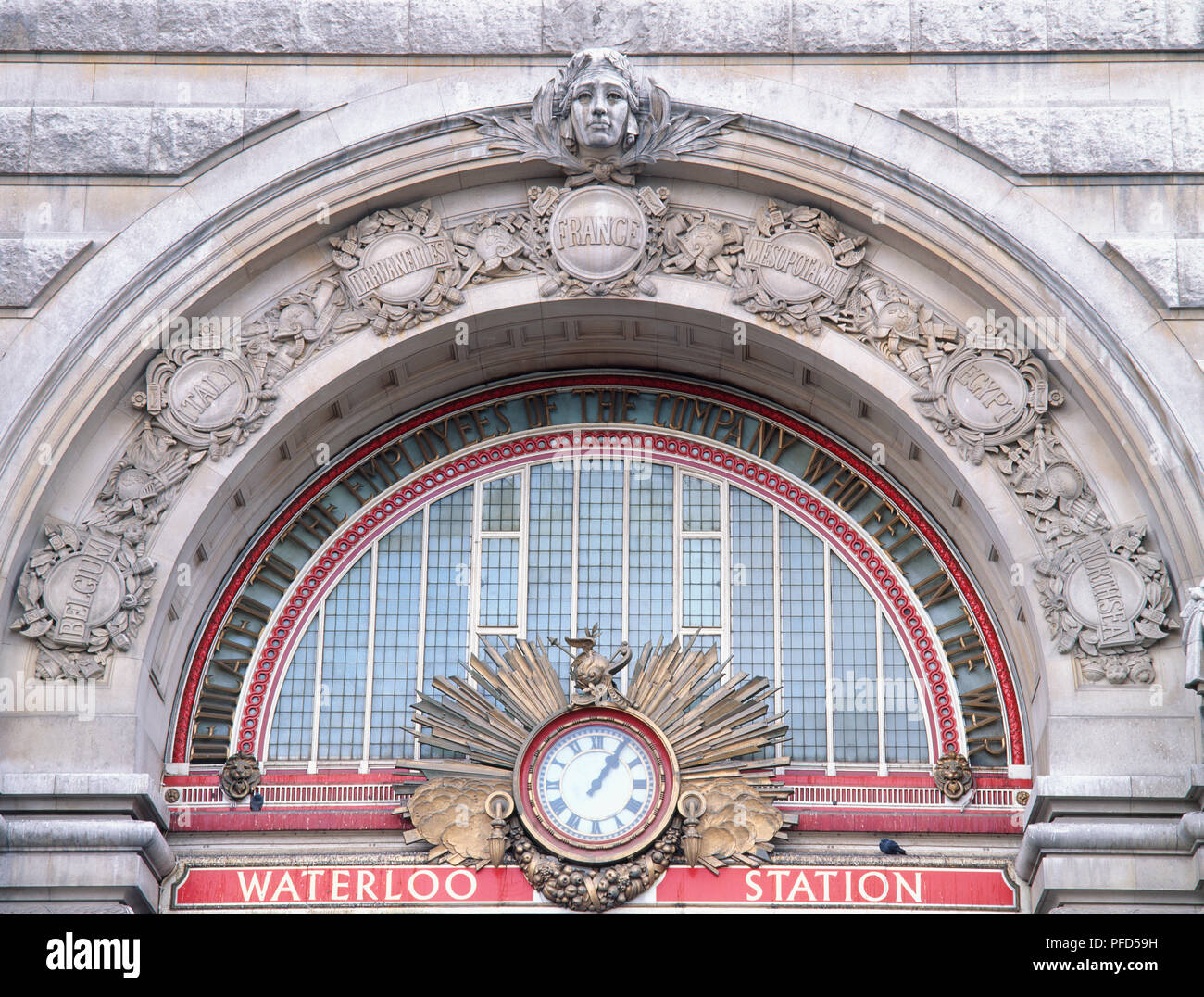 Great Britain, England, London, Waterloo Station, Victory Arch, entrance to station, built in commemoration of World War I Stock Photo