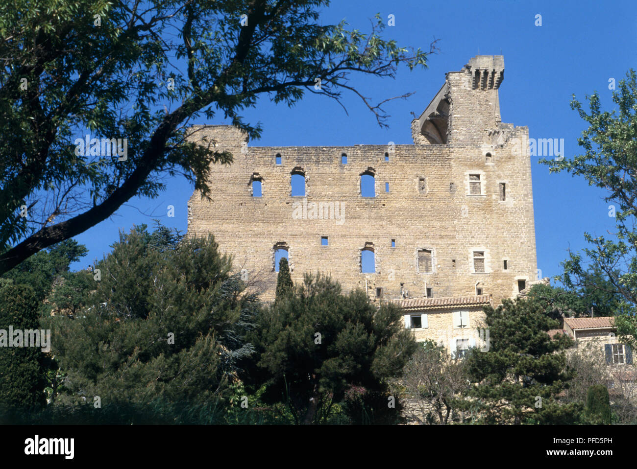 France Provence Vaucluse Chateauneuf Du Pape Ruins Of Chateau Des Papes Dating From 14th Century Stock Photo Alamy