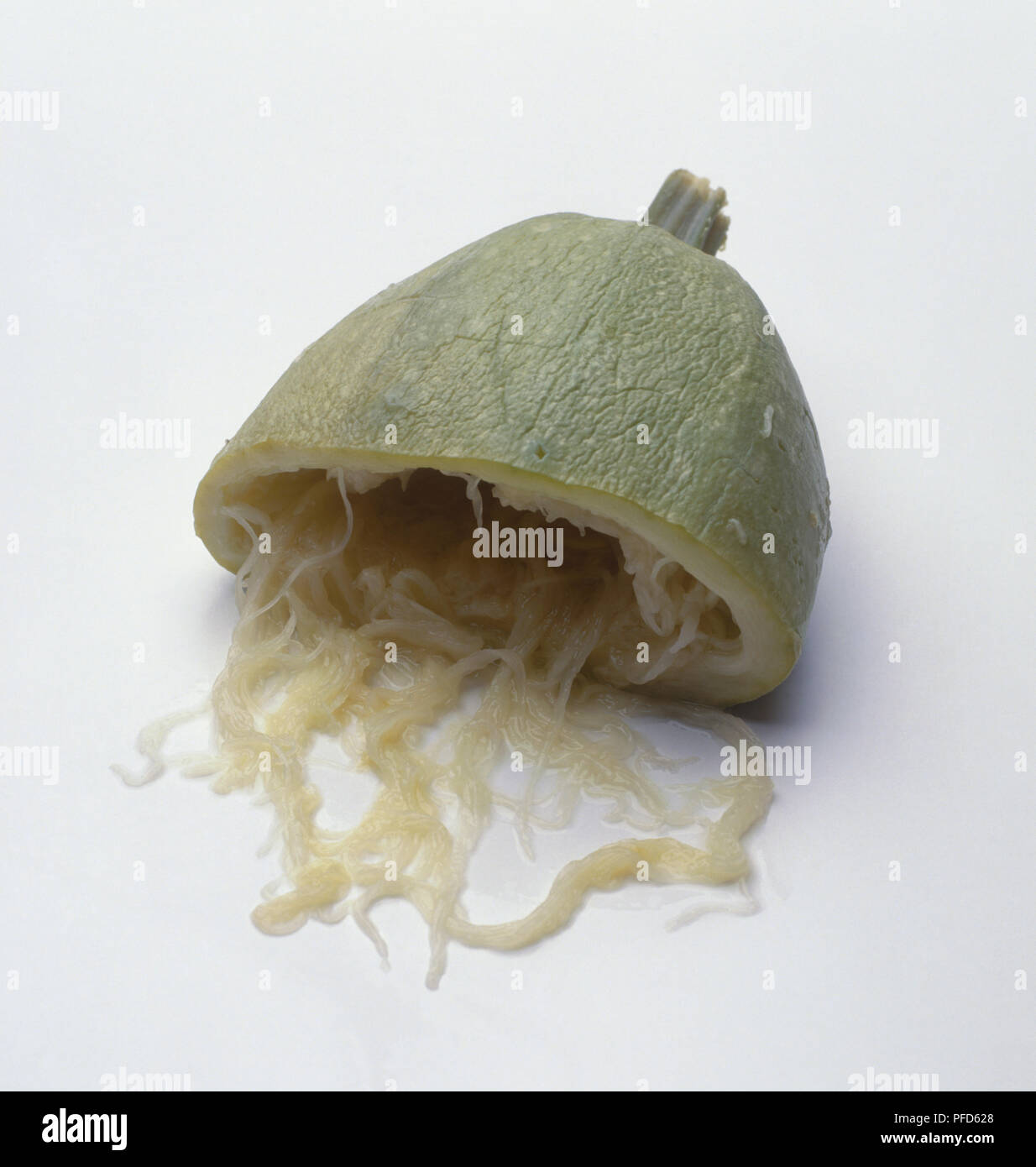 Cucurbita pepo (Spaghetti Marrow), cross section showing strands, close-up Stock Photo