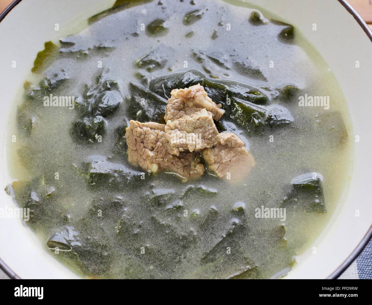 [Ottogi] Namdo-style Korean Beef Seaweed Soup 500g