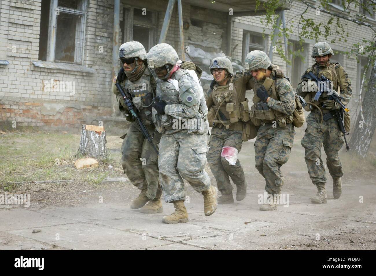 U S Army Sol Rs And U S Marines From 1st Battalion 6th Marines Evacuate Notional Casualties During Exercise Saber Strike 18 In Skrunda Latvia June U S Army Sol Rs And U S Marines From 1st Battalion 6th Marines Evacuate Notional Casualties During Exercise Saber Strike 18 In Skrunda Latvia June