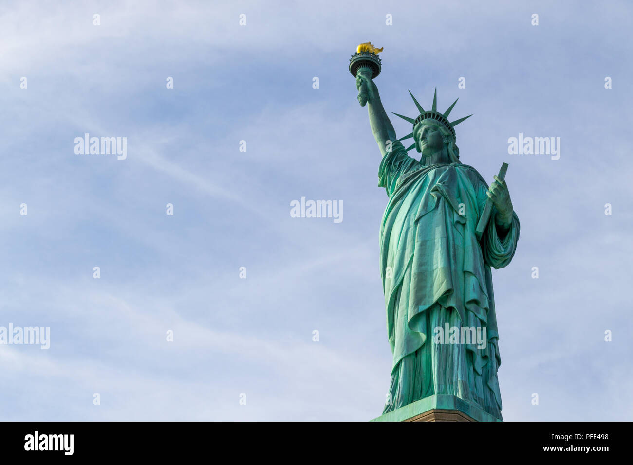 Tourist immigrant statue icon hires stock photography and images Alamy