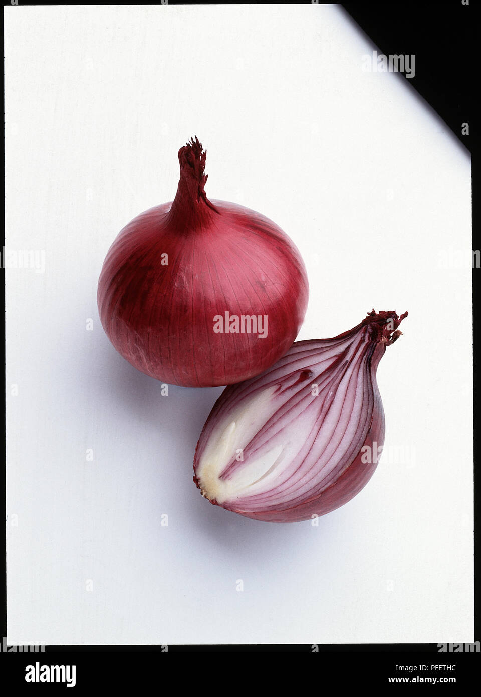 Red onion vegetable hi-res stock photography and images - Alamy