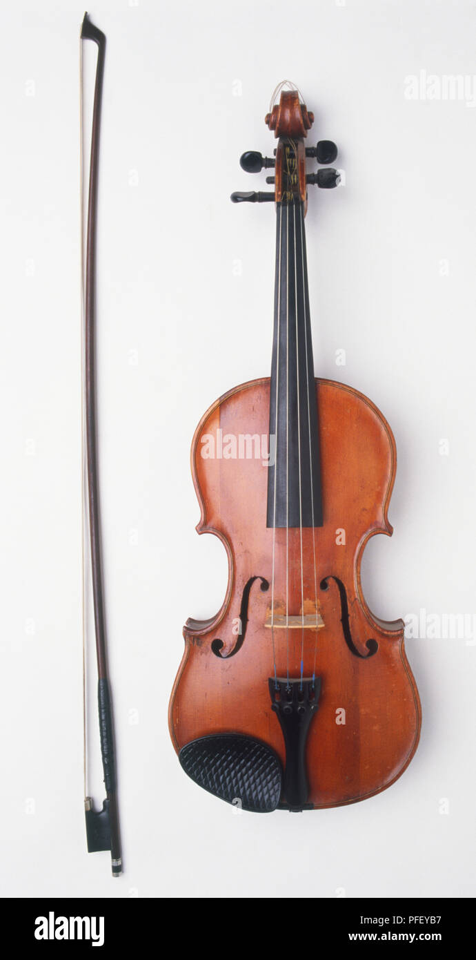 Violin and bow Stock Photo - Alamy