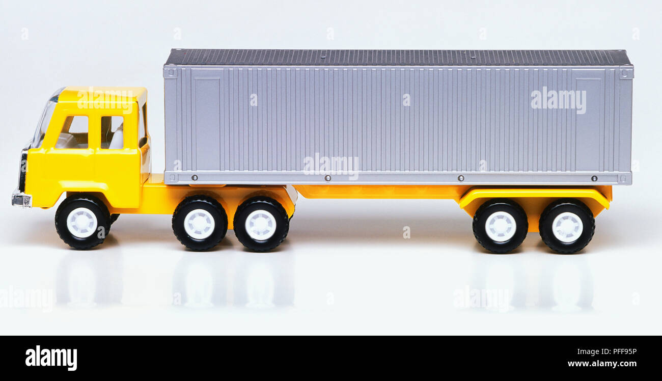 Model of yellow tractor trailer, side view Stock Photo Alamy