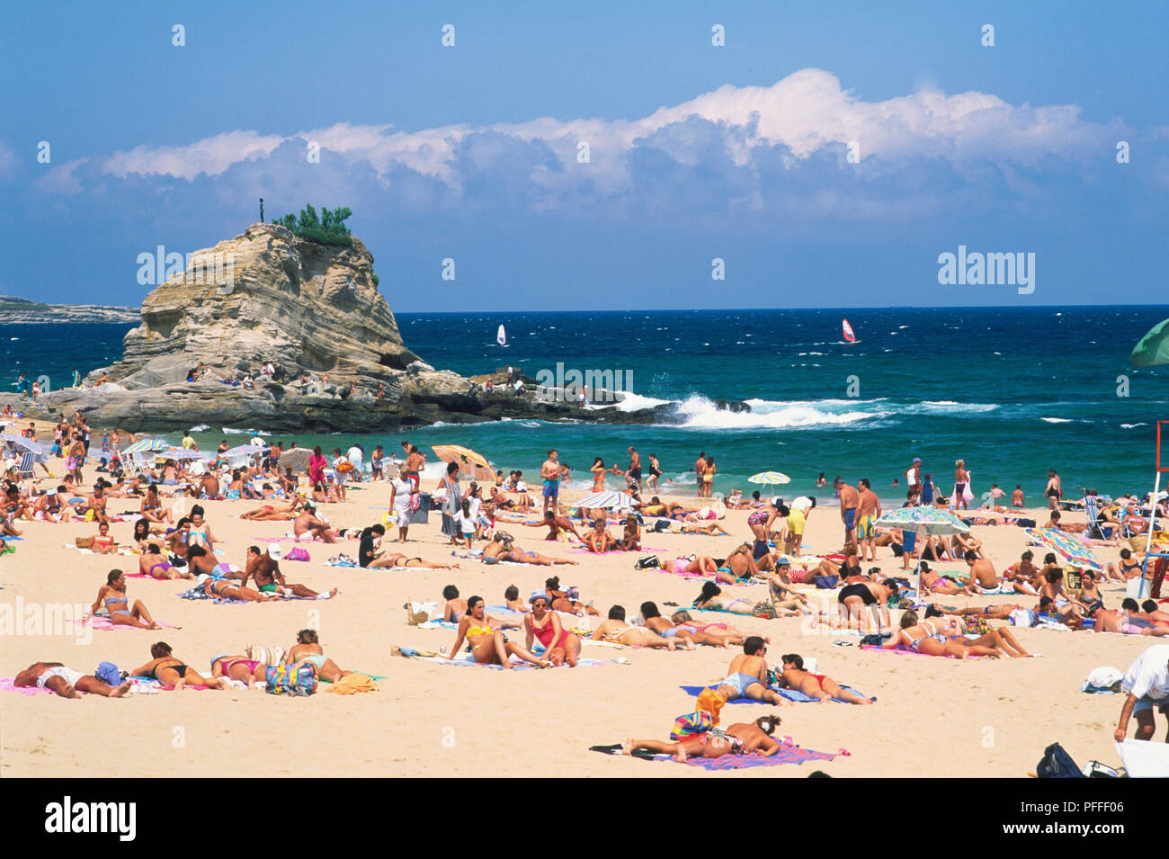 Crowded beaches spain hi-res stock photography and images - Alamy