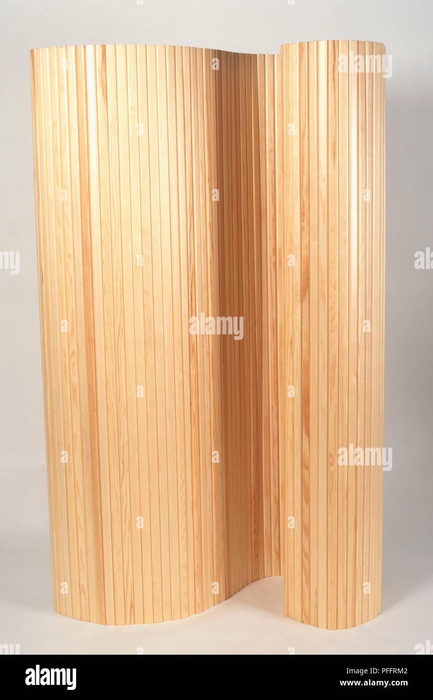 Free standing wooden screen Stock Photo - Alamy