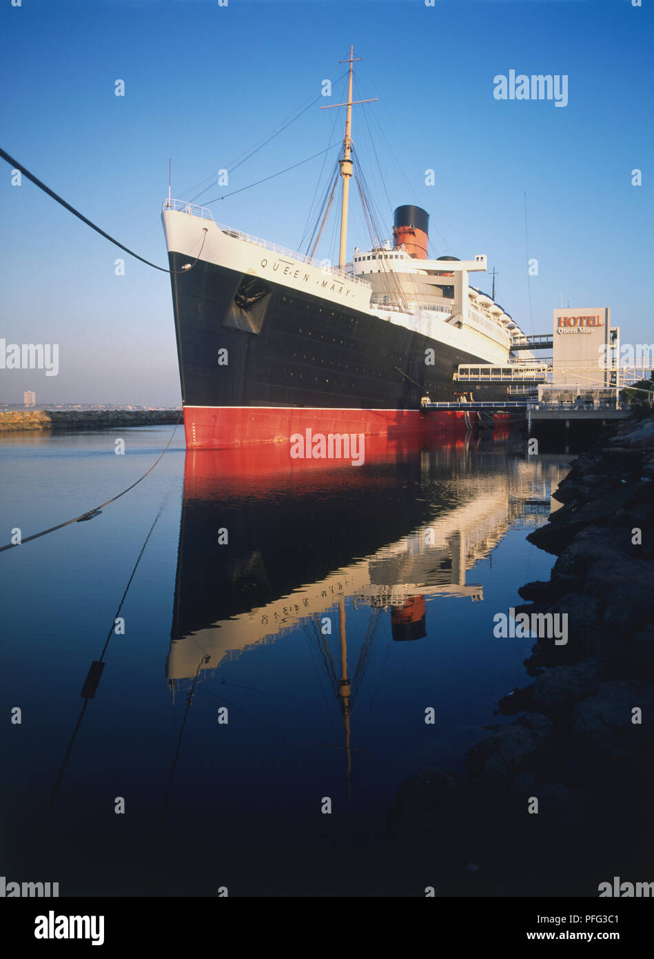 USA, California, Los Angeles, Long Beach, The Queen Mary vessel docked in harbour Stock Photo