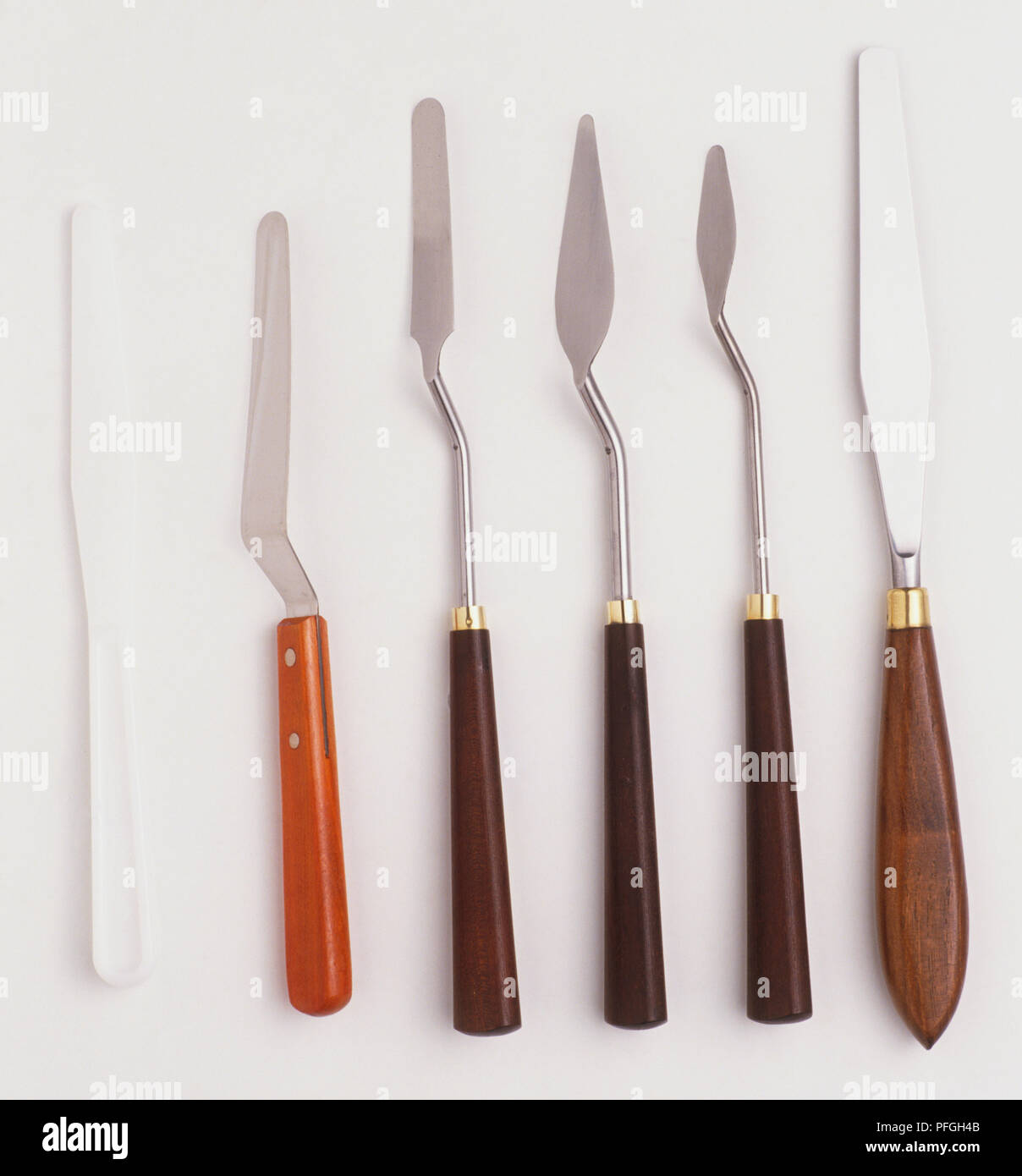 Cranked shaft and straight palette knives used for acrylics painting