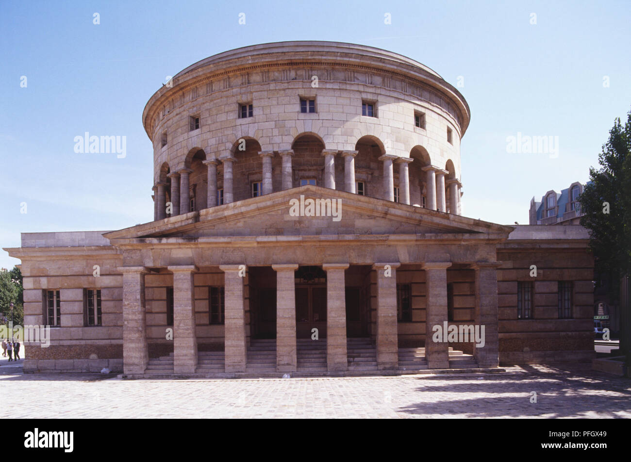 France, Paris, Barriere de la Villette, with stone columns and round dome, tollhouse with circular upper storey and arched portico. Stock Photo