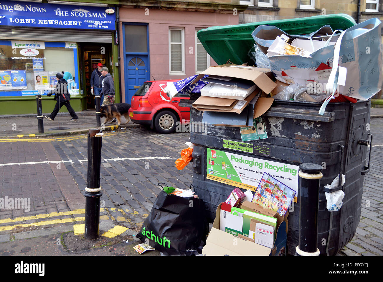 Bins overflowing cardboard hires stock photography and images Alamy