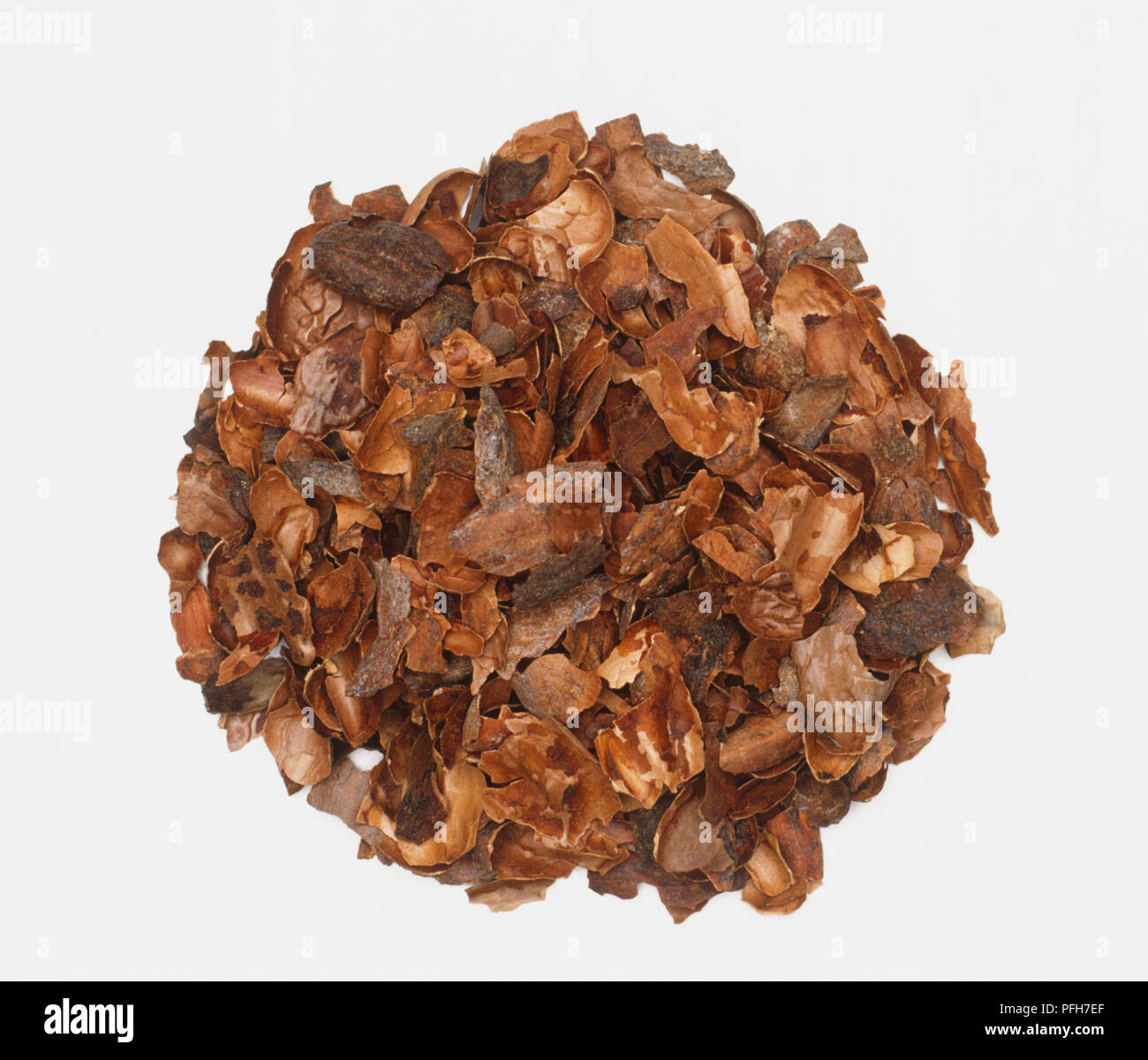 Cocoa shell mulch hires stock photography and images Alamy