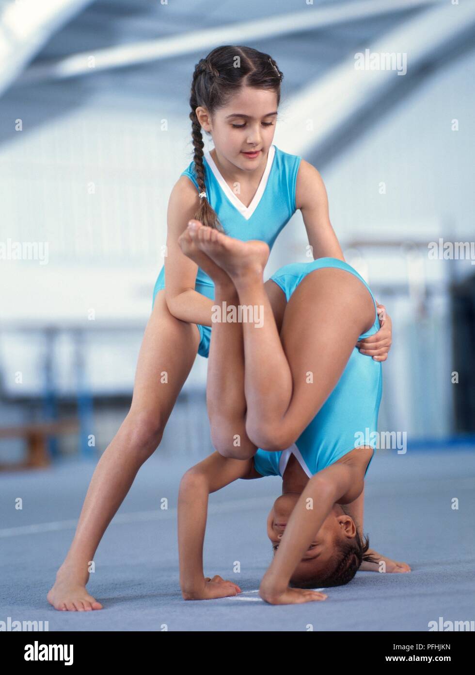 Girl gymnast 7 years hi-res stock photography and images - Alamy
