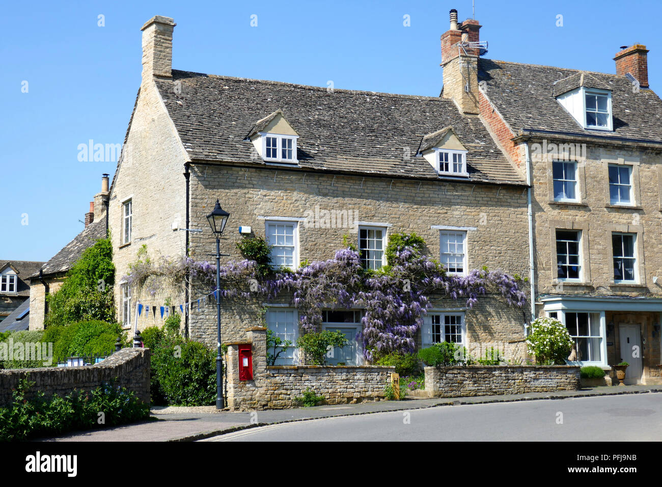 Cottages in Charlbury, a small Oxfordshire town, England Stock Photo