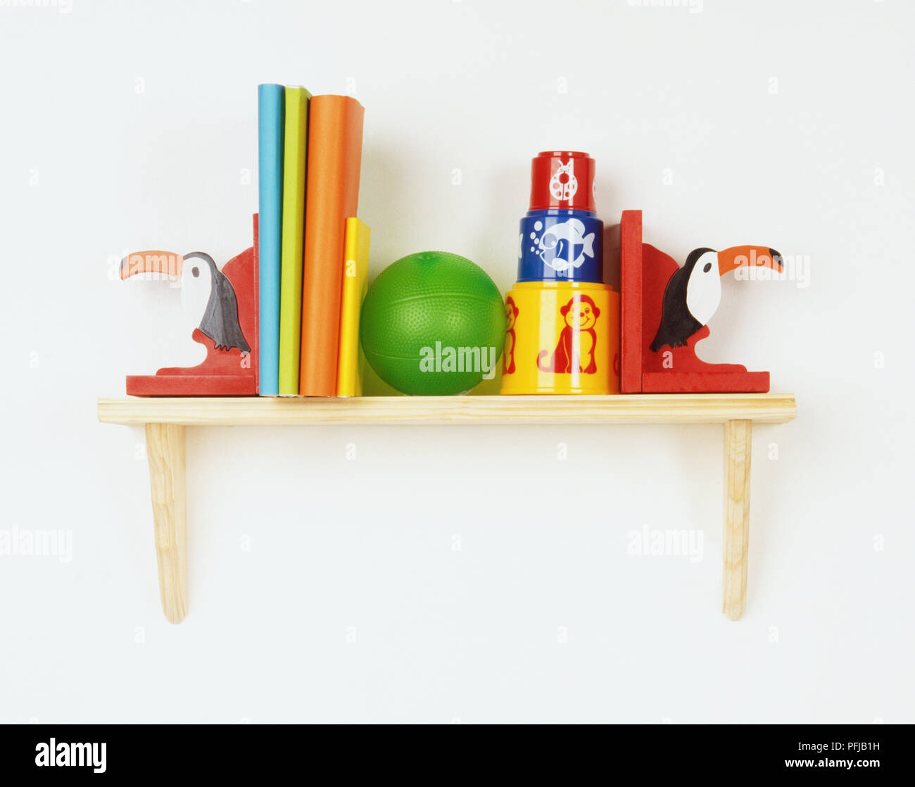 Torre Toucan Stacking Fun - Juego De Apilamiento Con Tucanes De 5 Colores, Ideal Para Jugar Solo O En Competencia, Incluye Caja De Viaje