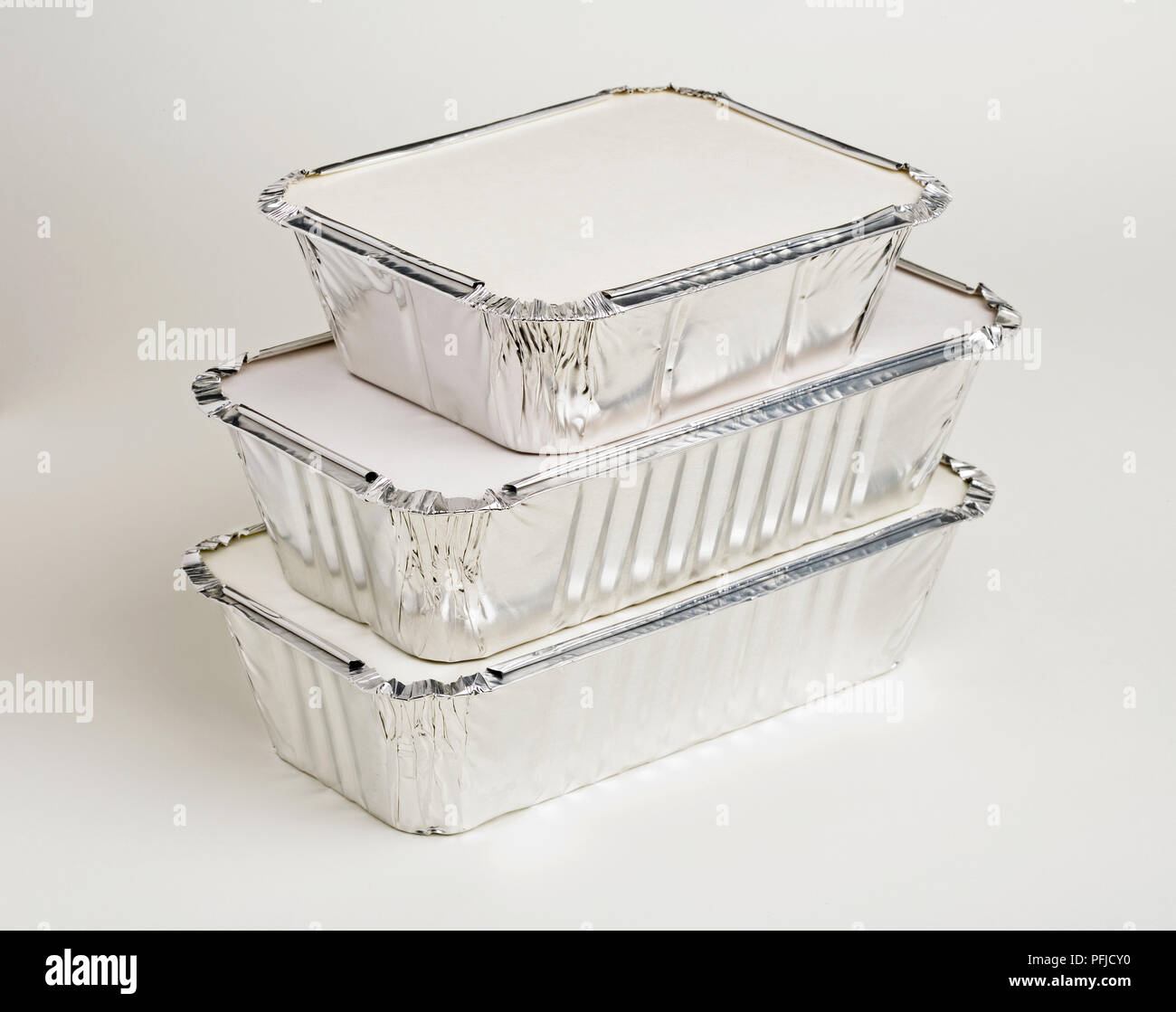 Takeaway container aluminium hi-res stock photography and images - Alamy