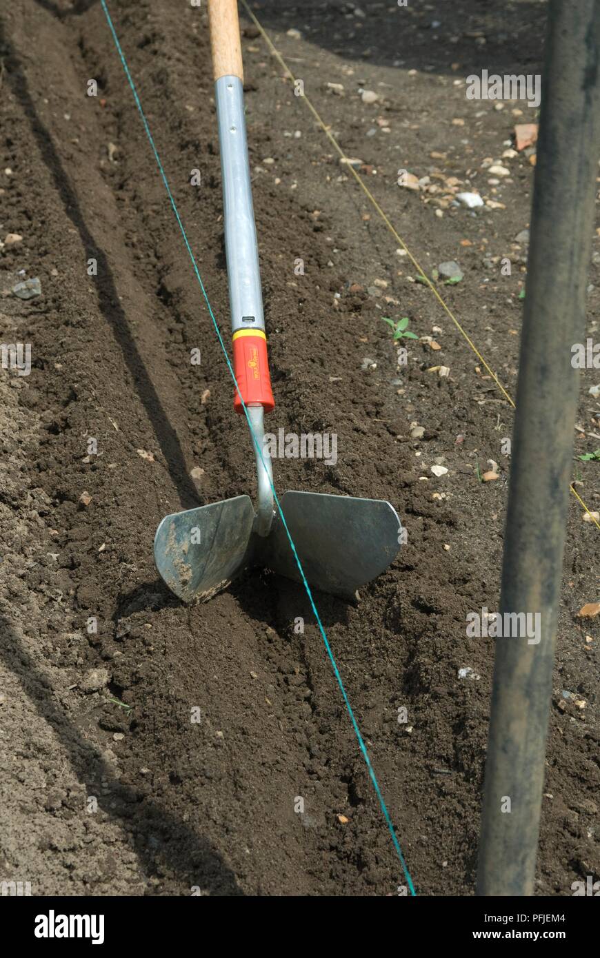 Tool trench hi-res stock photography and images - Alamy