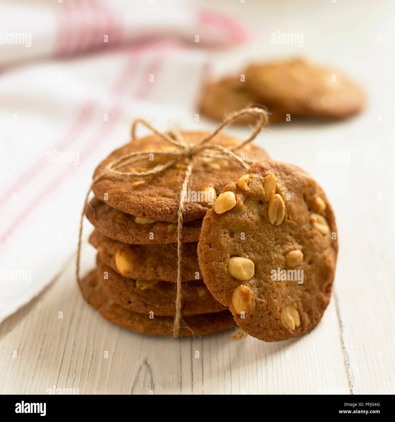 String Cookies Stack peanut butter cookies hi-res stock photography and images - Alamy