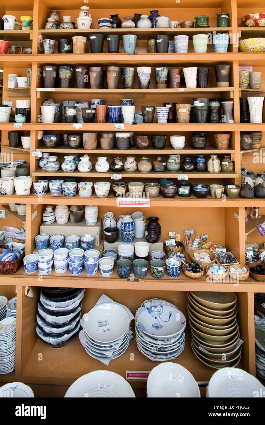 https://c8.alamy.com/comp/PFJGG2/japan-tokyo-asakusa-goods-displayed-in-one-of-the-kitchenware-stores-on-kappbashi-PFJGG2.jpg
