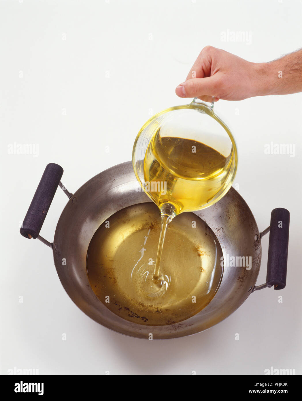 Deep frying oils hires stock photography and images Alamy
