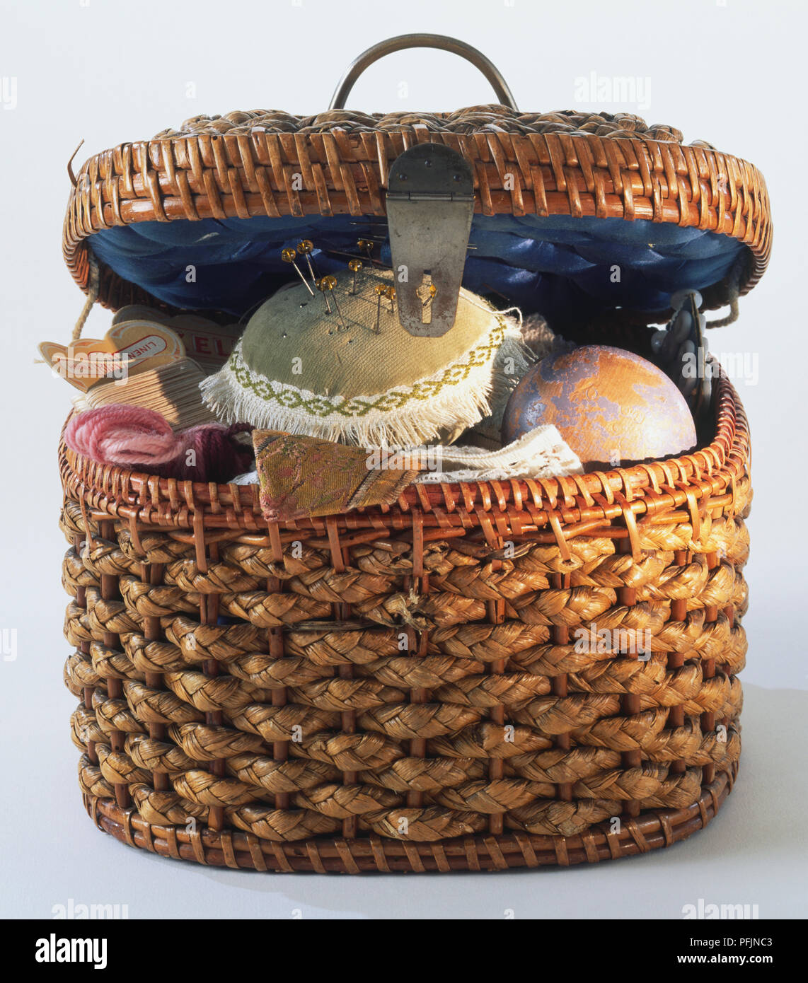 Antique basket hi-res stock photography and images - Alamy