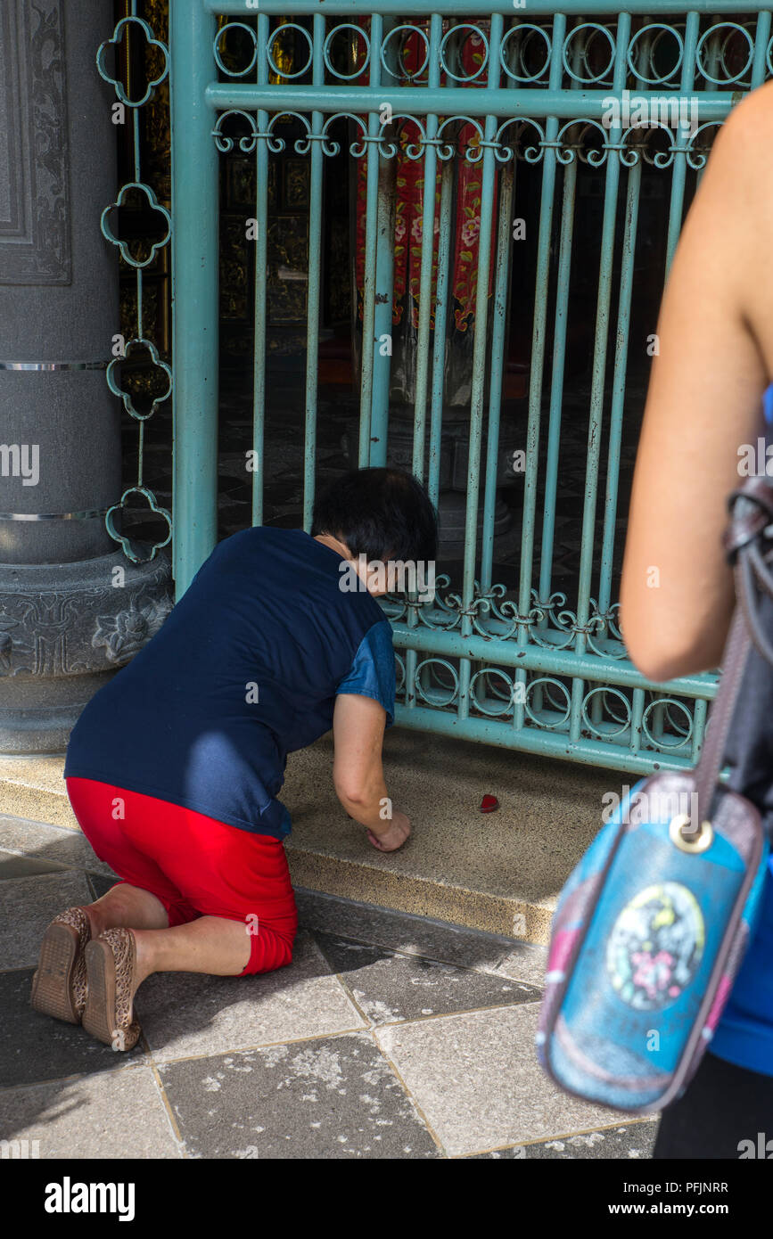 Jiaobei blocks, Longshan Temple, Taipei, Taiwan Stock Photo