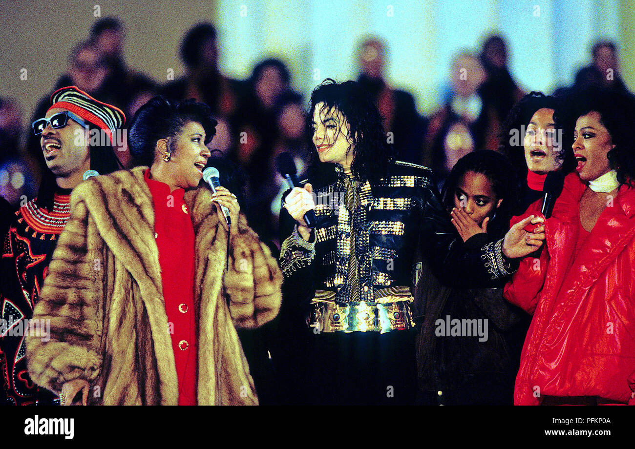 Washington DC., USA, January 17, 1993  Stevie Wonder, Aretha Franklin, Michael Jackson and Dina Ross perform during the Inaugural Gala at the Lincoln Memorial for President William Clinton. Stock Photo