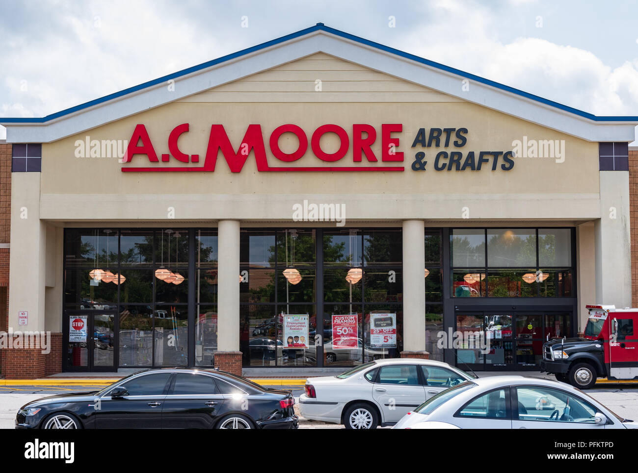 HICKORY, NC, USA20 AUG 2018 An A.C. Moore store, a retailer selling arts and crafts supplies