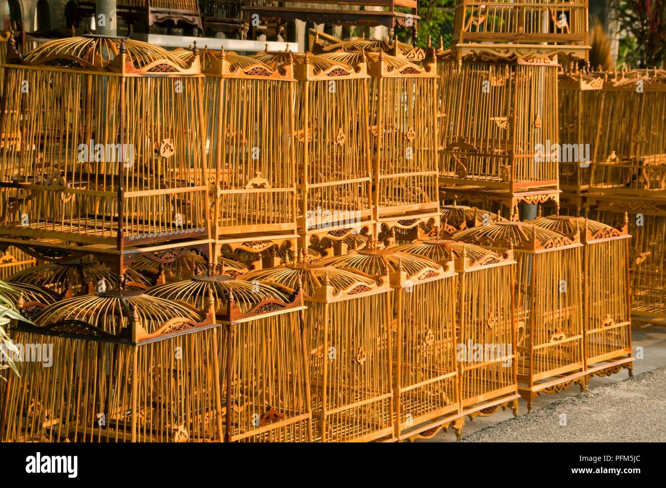 Thailand, Hat Sa Bua, birdcages for sale at the side of a road Stock Photo