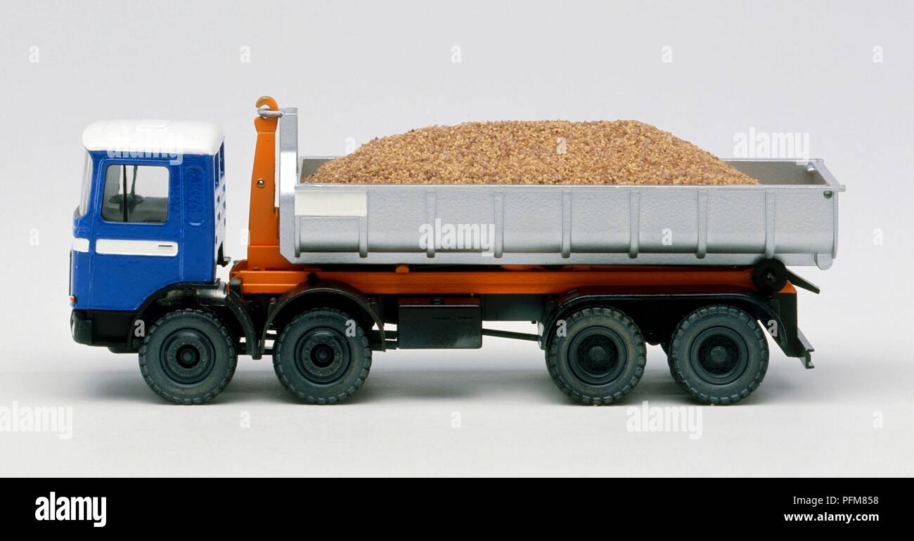 tipper truck toy