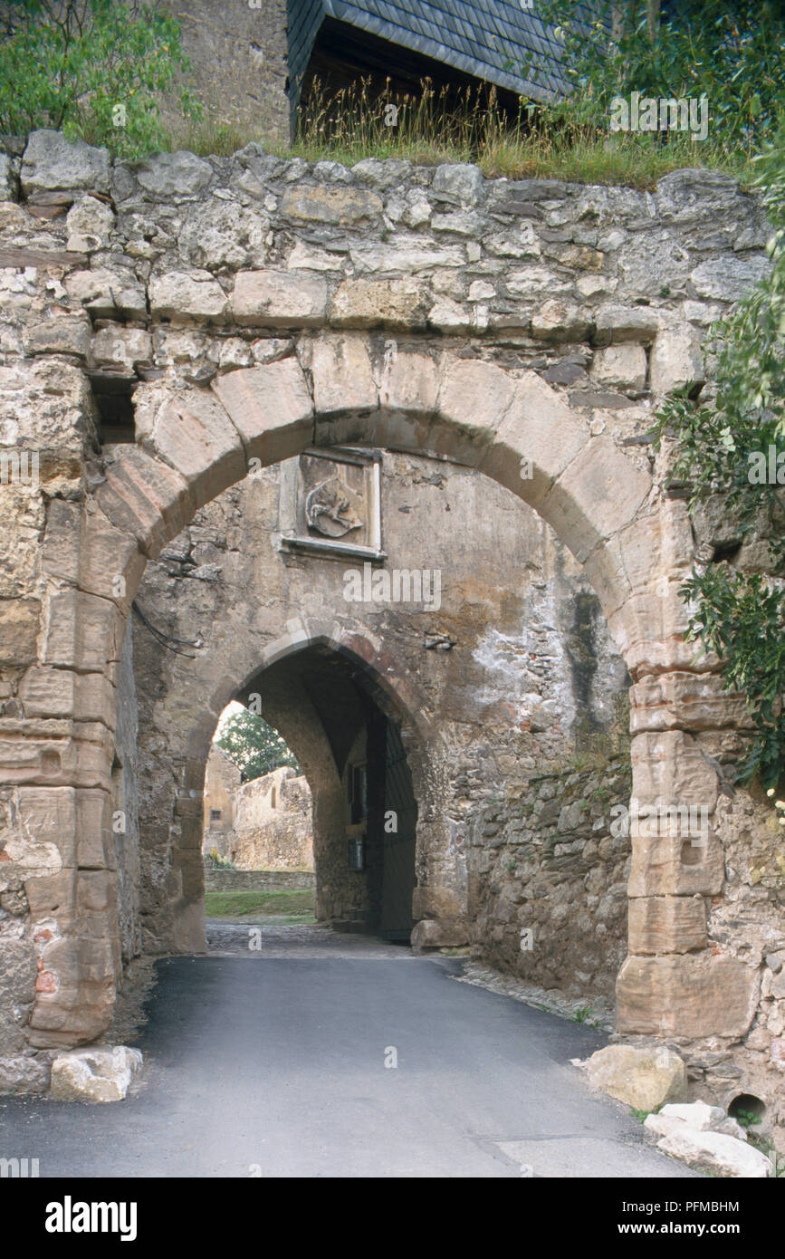 Germany, Thuringia, Saalfeld, entrance gate to the eleventh century Schloss Ranis Stock Photo