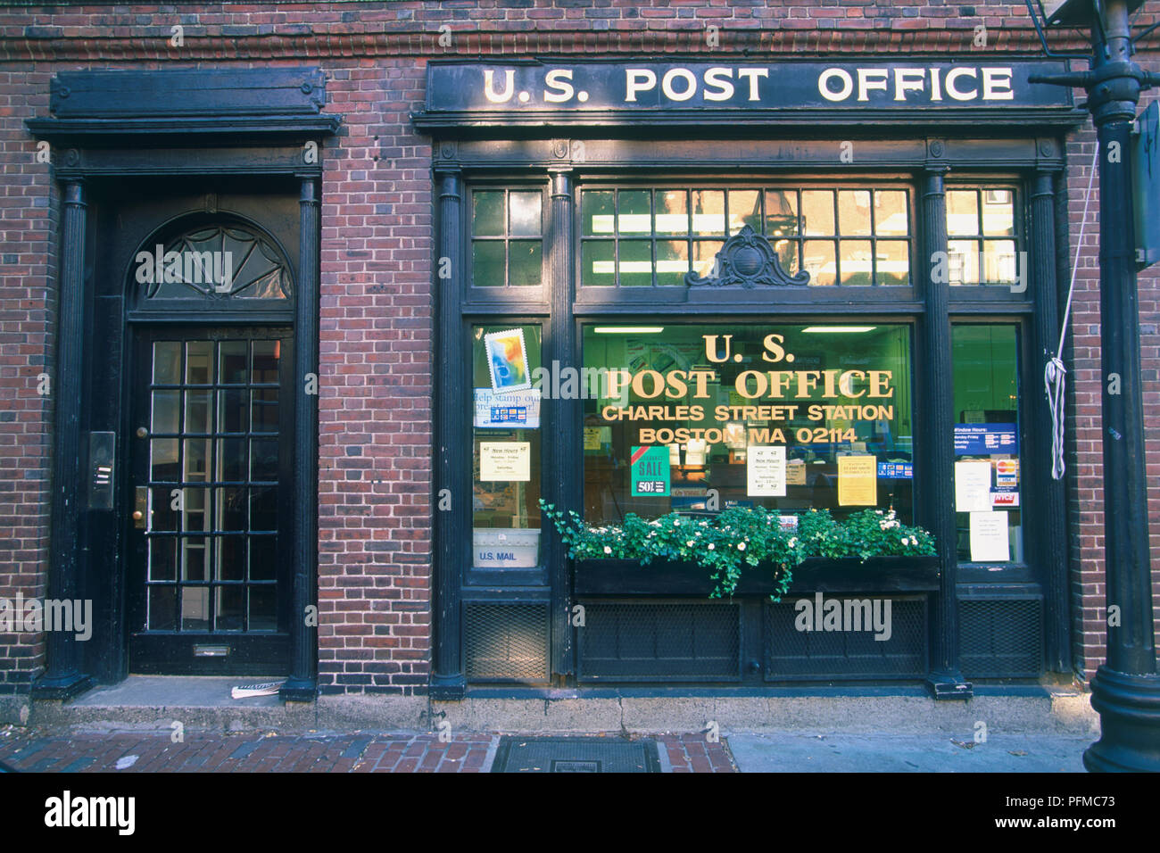USA, Massachusetts, Boston, Beacon Hill, Charles Street, post office, facade Stock Photo Alamy