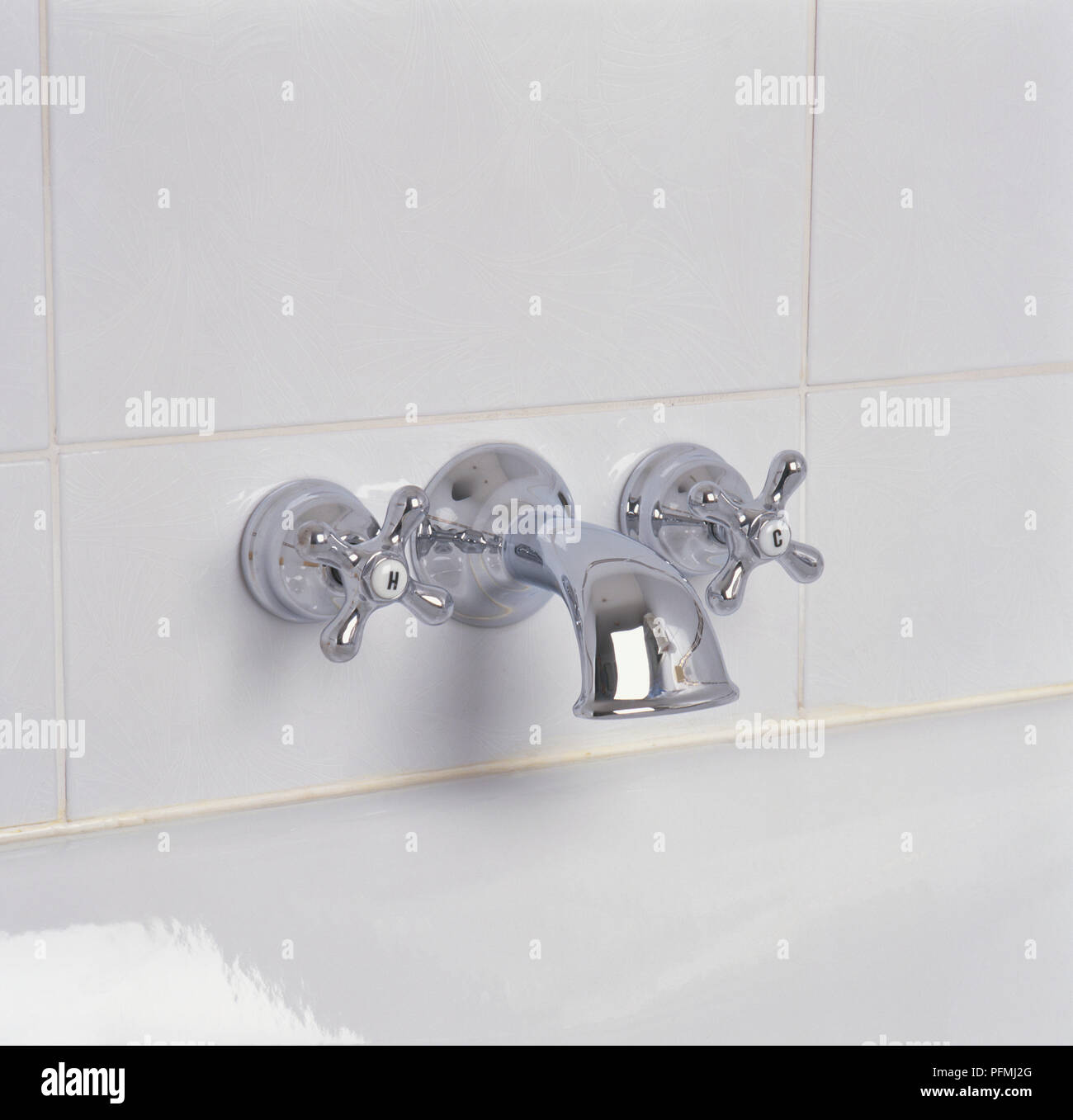 Wall mounted taps hires stock photography and images Alamy
