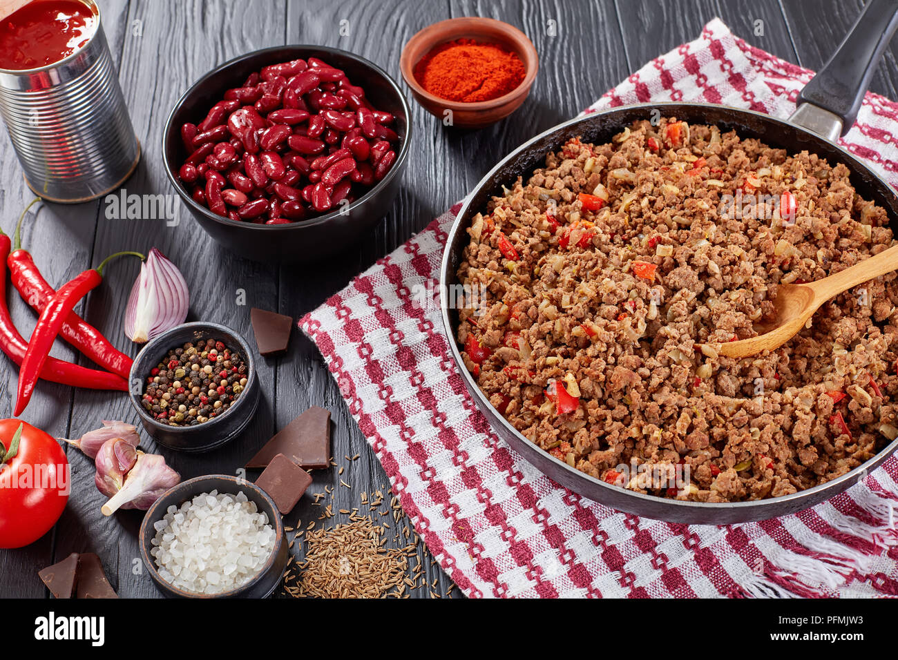 Chilli con carne hires stock photography and images Alamy