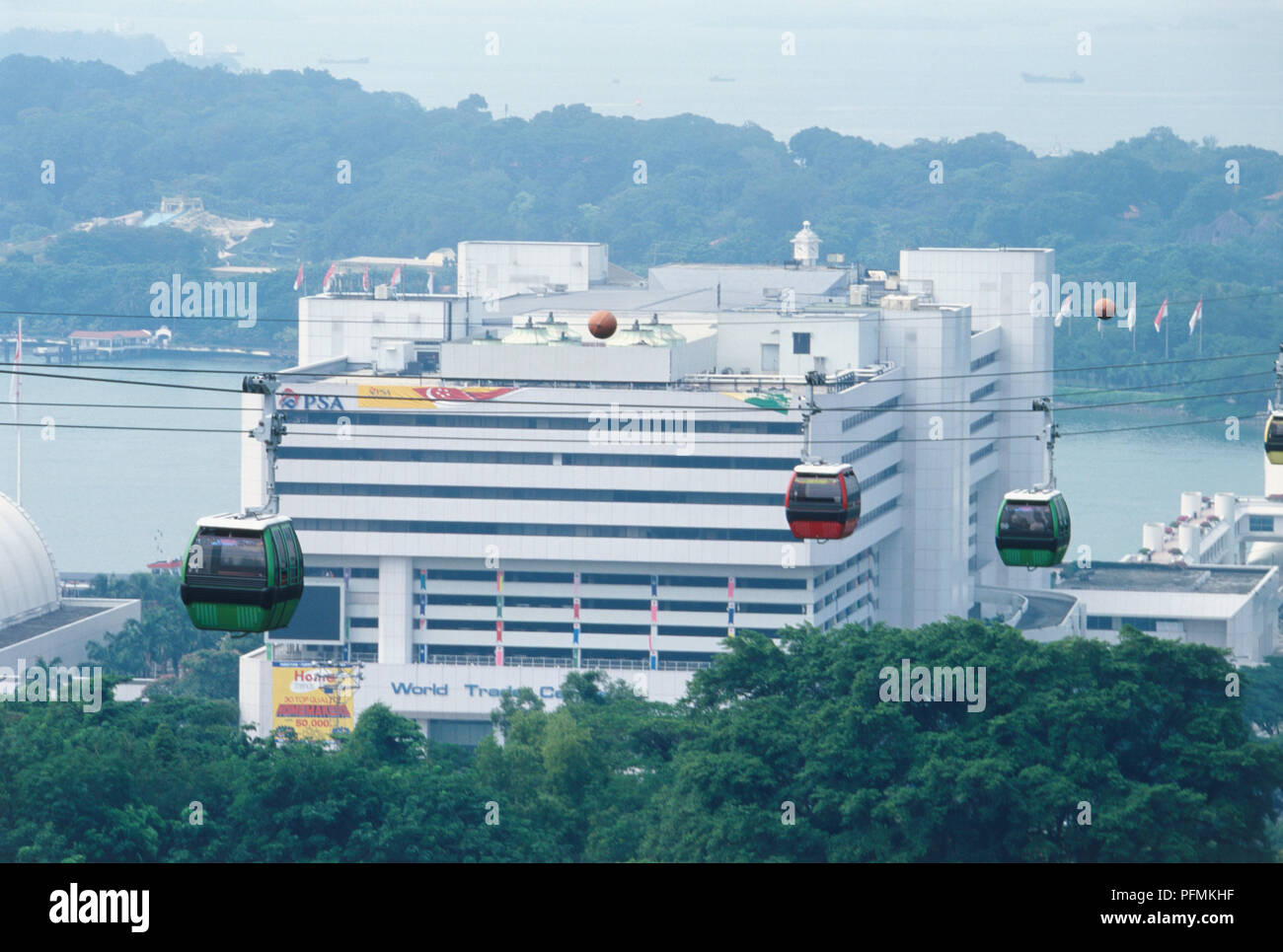 Singapore, Mount Faber Park, cable cars passing the World Trade Centre