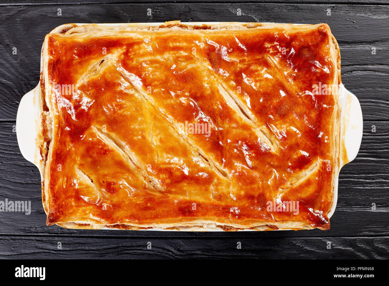Golden pastry beef pie hires stock photography and images Alamy
